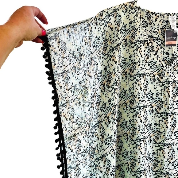 West Loop Animal Print Kimono Cover Up Boho Pom Pom Trim V Neck Sheer NWT OSFM - Picture 3 of 10
